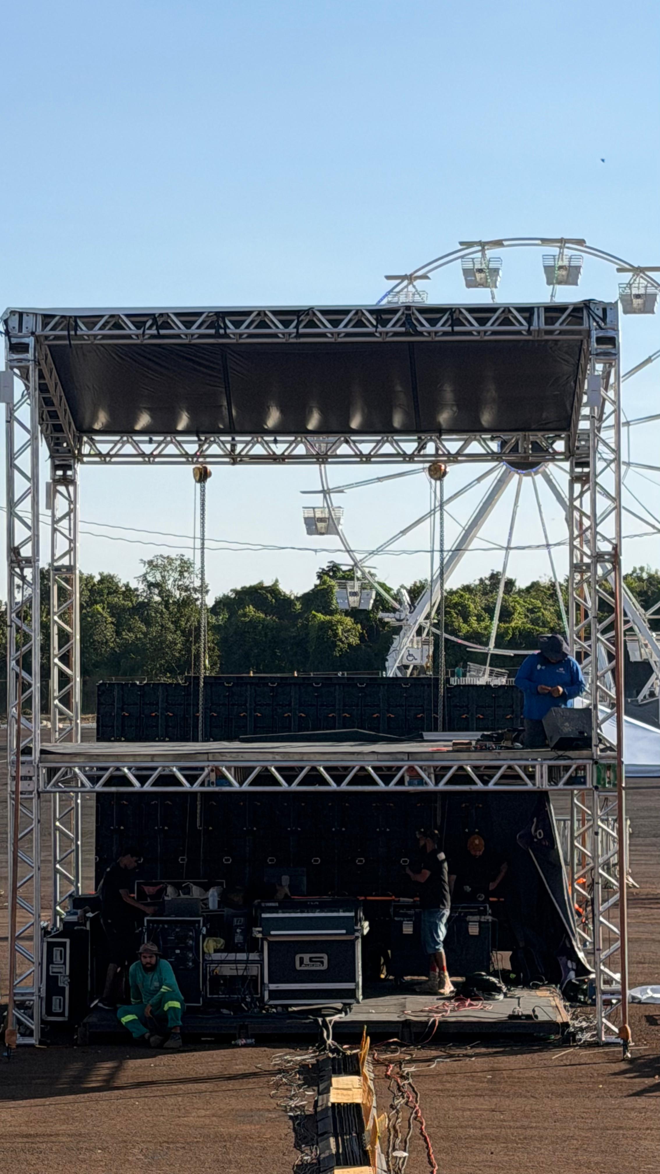 Lona de palco instalada em estrutura de evento